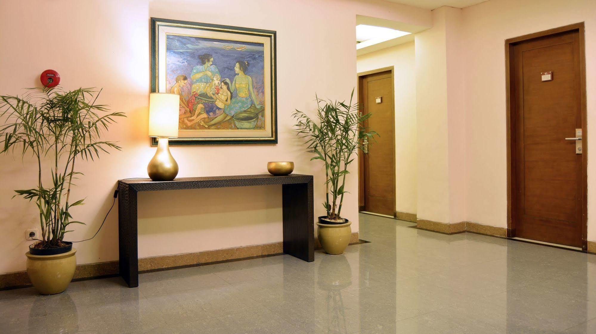 Guest house W Cikatomas Jakarta