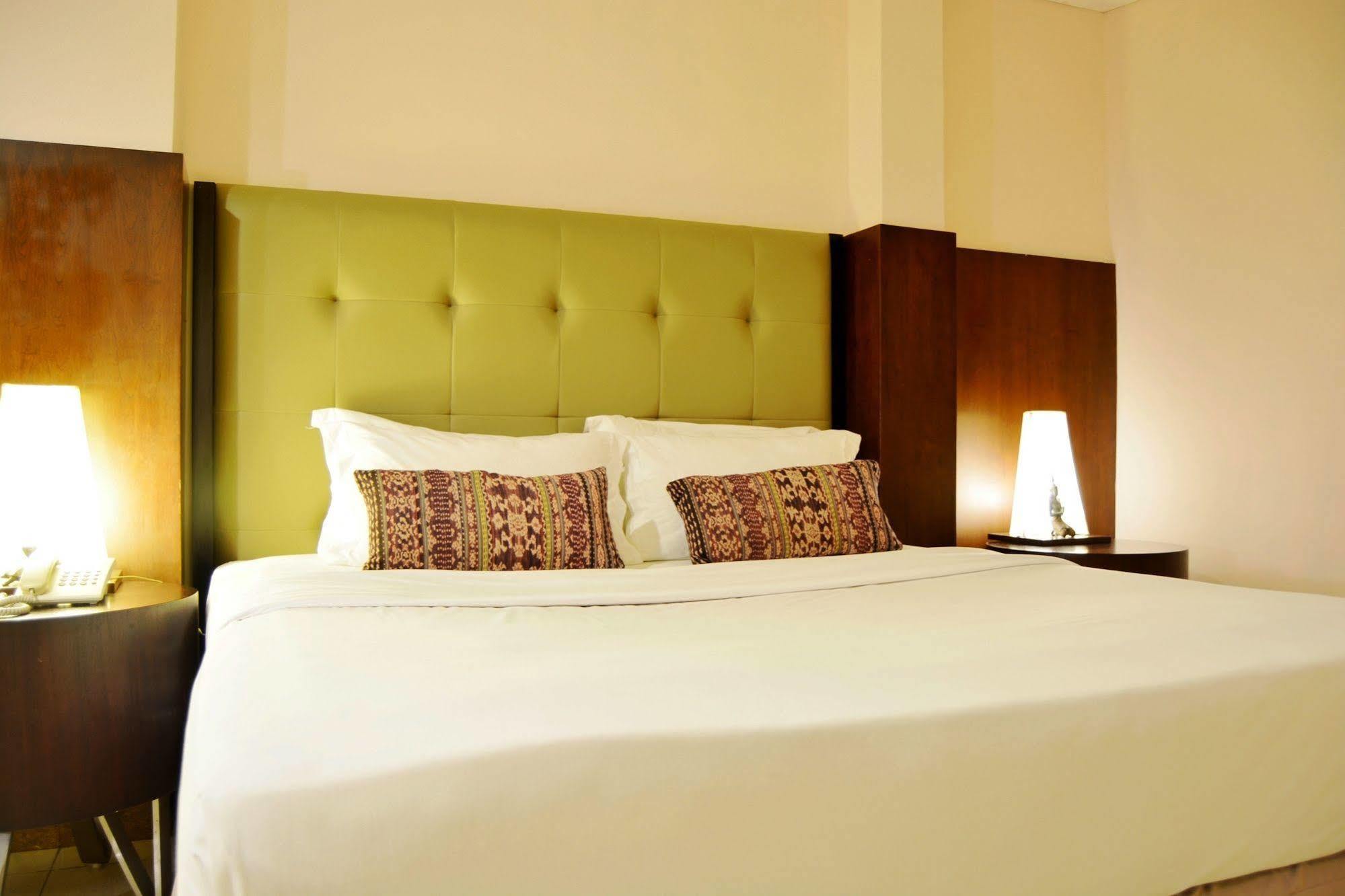 W Cikatomas Guest house 3*