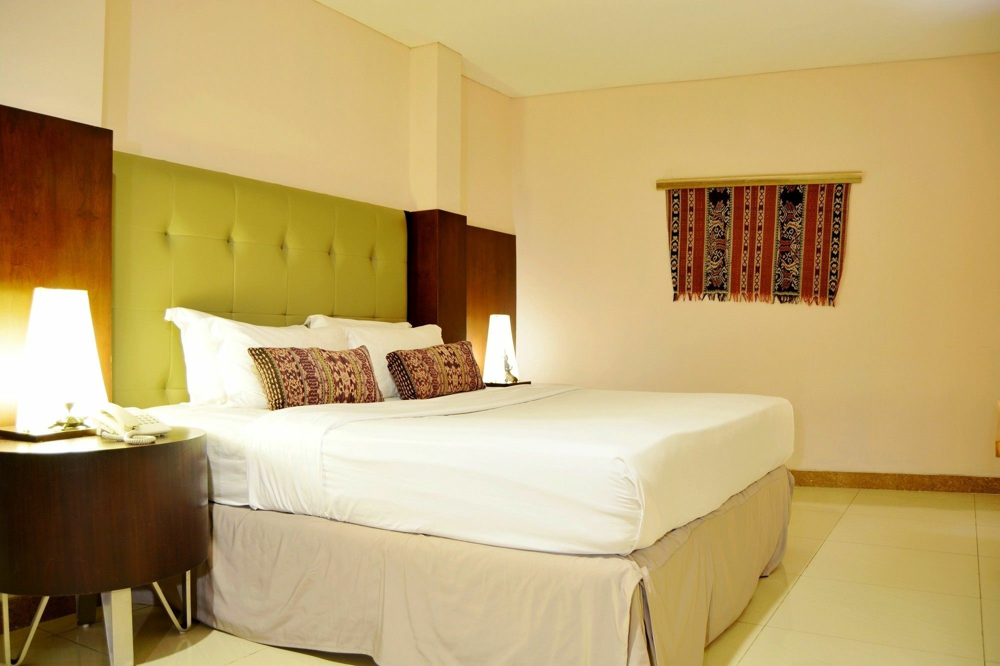 Guest house W Cikatomas Jakarta
